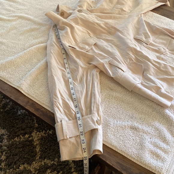 Vince linen blended gorgeous blazer/jacket with great pockets. Beautiful. - Picture 13 of 15